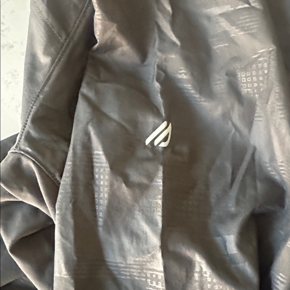 Eddie Bauer Motion windbreaker jacket - Picture 5 of 6